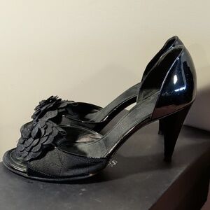 RARE authentic Sz 42 Chanel patent heels in box